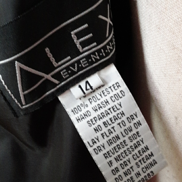 🌞ALEX EVENINGS Black Chiffon Gown - Picture 9 of 9